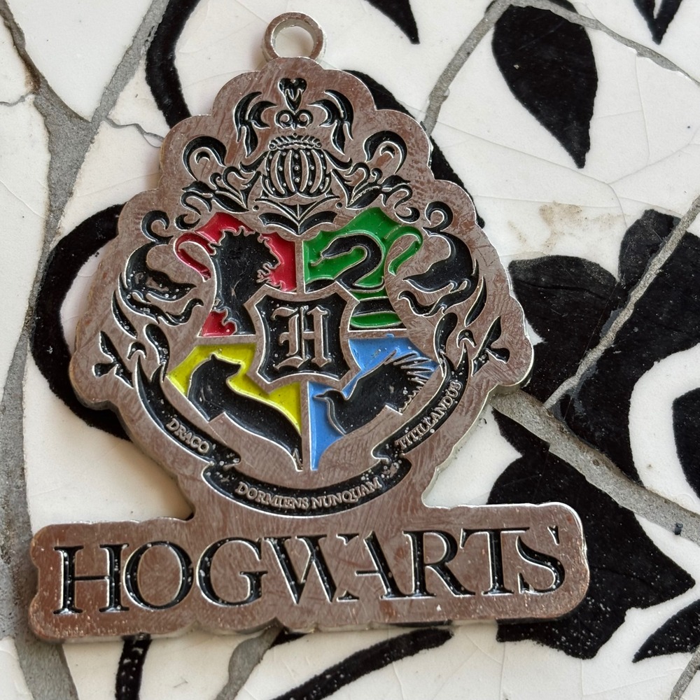 Wizarding World Hogwarts‎ Crest Metal Charm CultureFly Harry Potter Shield